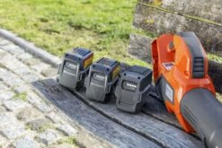 Husqvarna Bli100 Li-ion Accu 36v 2.6 Ah 7 Husqvarna Bli100 Li-ion Accu 36v 2.6 Ah -Husqvarna 967091801 2 Husqvarna20bli10020li ion20accu2036v202.620ah