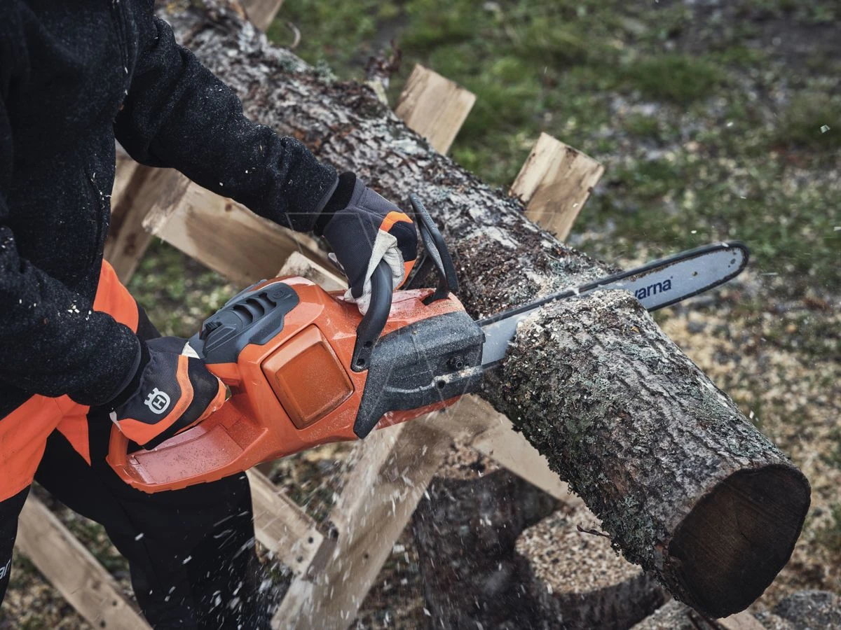 Husqvarna 340i Accu Kettingzaag 35cm 5 Husqvarna 340i Accu Kettingzaag 35cm - Afbeelding 3